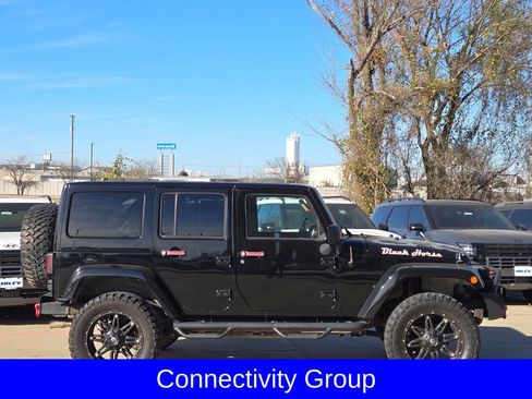Used 2012 Jeep Wrangler Unlimited Sahara w/ Connectivity Group image 4