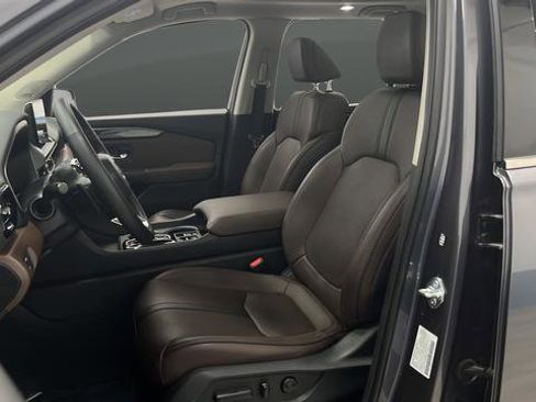 Used 2023 Honda Pilot Elite image 9