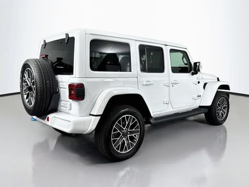 Used 2023 Jeep Wrangler Unlimited Sahara AWD/4WD image 6