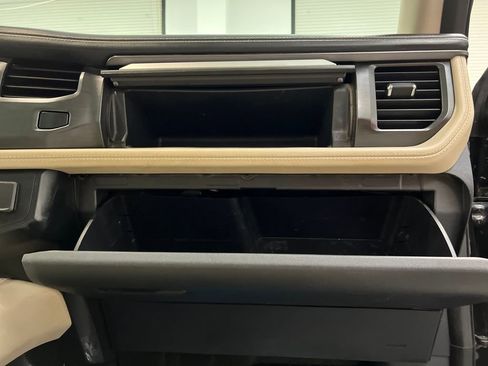 Used 2022 Ford Expedition Max Platinum AWD/4WD image 28