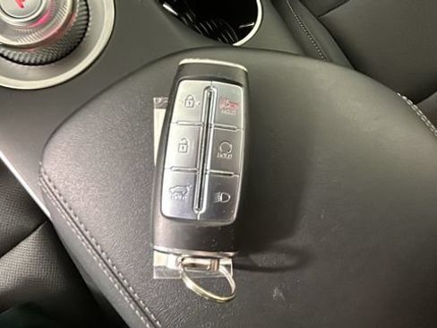 Used 2025 Genesis GV70 2.5T AWD/4WD image 22