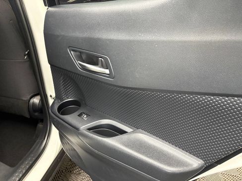 Used 2018 Toyota C-HR XLE image 32