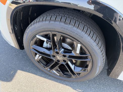 New 2026 Volkswagen Tiguan SE R-Line AWD/4WD image 7