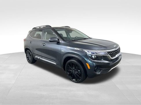 Used 2022 Kia Seltos Nightfall Edition image 8