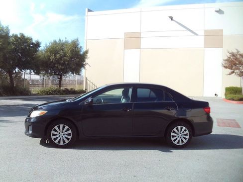 Used 2012 Toyota Corolla LE image 28