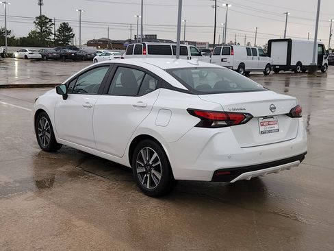 Used 2025 Nissan Versa SV FWD image 7