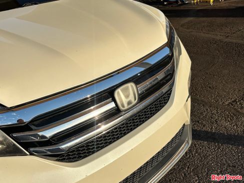 Used 2016 Honda Pilot Touring image 7