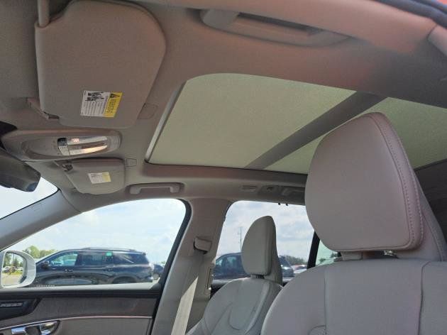 Used 2026 Volvo XC90 B6 Ultra AWD/4WD image 5