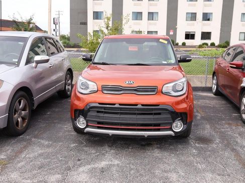 Used 2018 Kia Soul ! w/ Tech Package FWD image 3