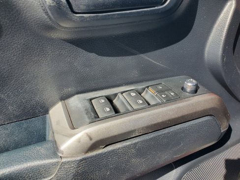 Used 2018 Toyota Tacoma SR5 image 12