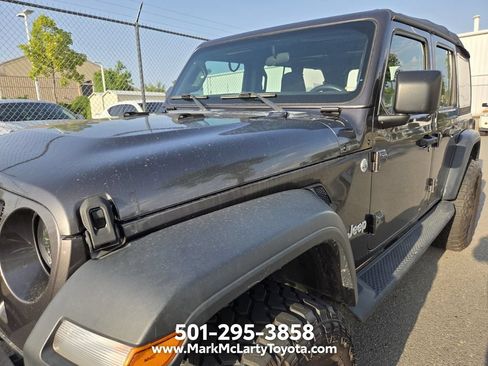 Used 2018 Jeep Wrangler Unlimited Sport AWD/4WD image 9