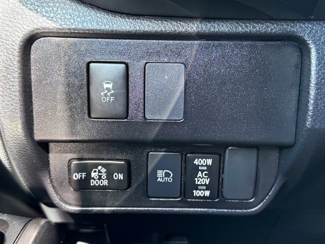 Used 2022 Toyota Tacoma TRD Off-Road w/ Technology Package AWD/4WD image 17