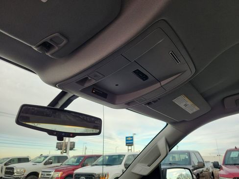 Used 2019 Chevrolet Silverado 1500 LT image 30