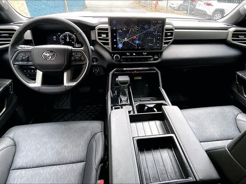 Used 2025 Toyota Tundra Limited AWD/4WD image 15