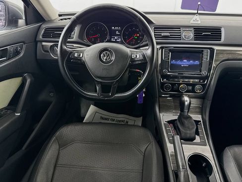 Used 2016 Volkswagen Passat 1.8T SE FWD image 28