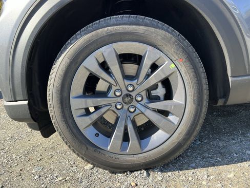 New 2026 Ford Explorer Active w/ Active Comfort Package image 12