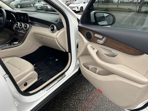 Used 2022 Mercedes-Benz GLC 300 4MATIC image 15