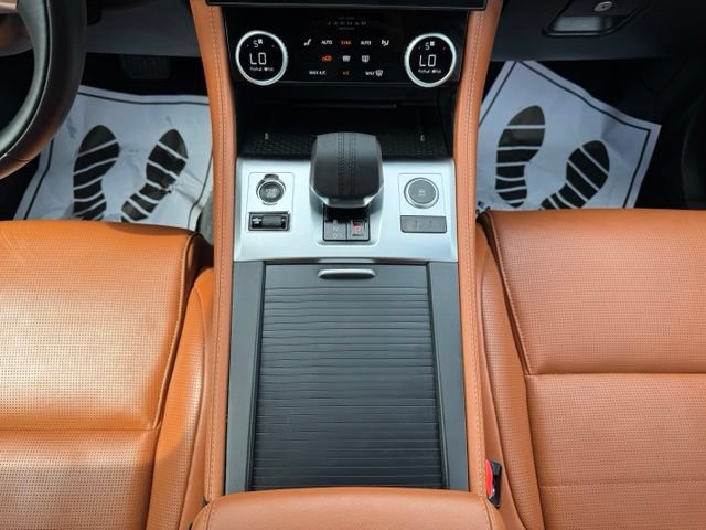 Certified 2026 Jaguar F-PACE R-Dynamic S AWD/4WD image 27