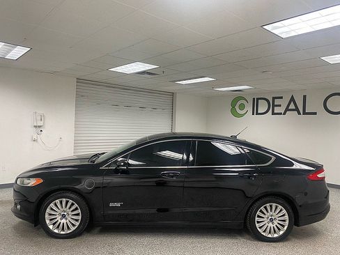 Used 2016 Ford Fusion Energi SE image 9