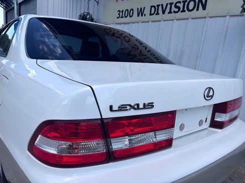 Used 2000 Lexus ES 330 FWD image 8