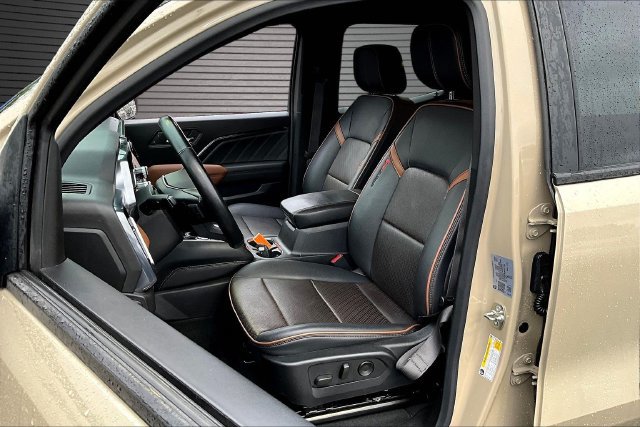 Used 2024 GMC Canyon AT4 w/ AT4 Premium Package AWD/4WD image 21
