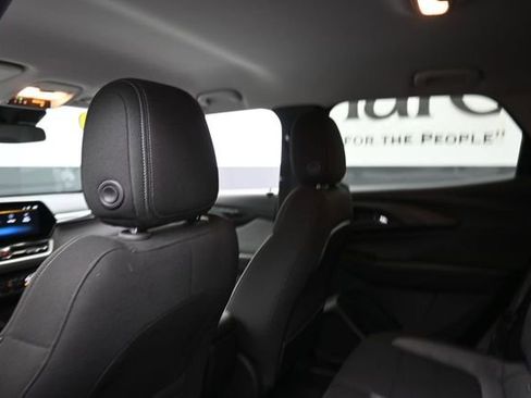 Used 2024 Chevrolet TrailBlazer LT w/ LT Cold Weather Package FWD image 25
