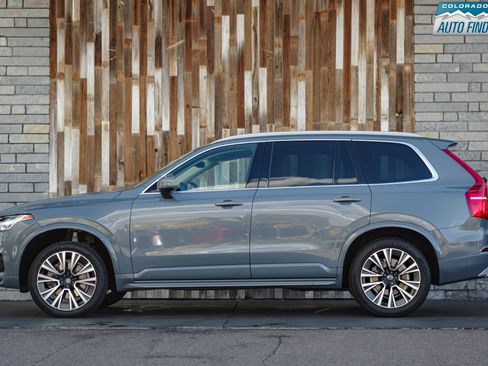 Used 2020 Volvo XC90 T5 Momentum image 3