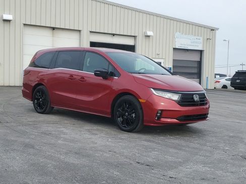 Certified 2023 Honda Odyssey Sport image 2