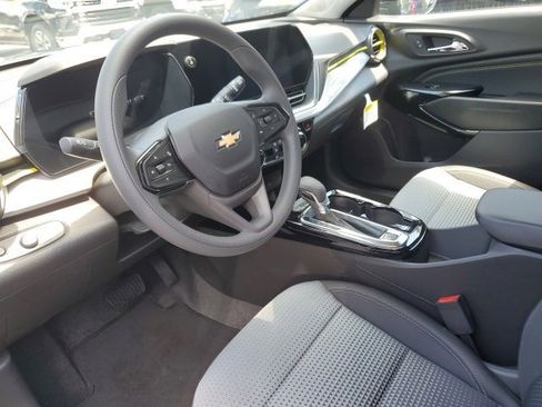 New 2025 Chevrolet Trax LT image 5