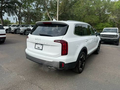 Used 2025 Kia Telluride S FWD image 12
