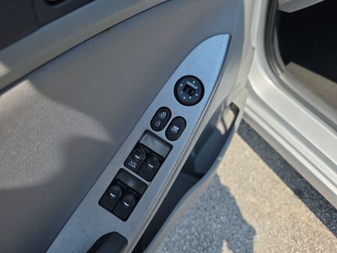 Used 2015 Hyundai Accent GLS FWD image 18