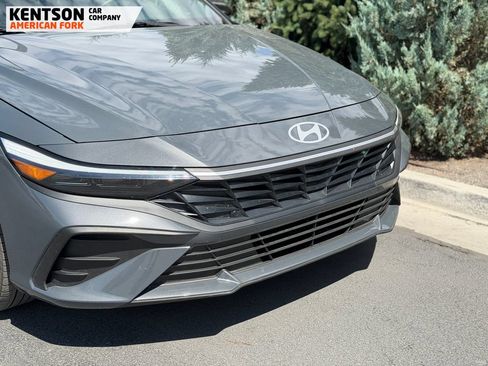 Used 2026 Hyundai Elantra Sport FWD image 12