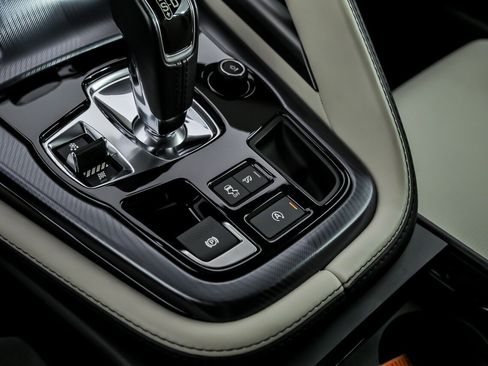 Used 2018 Jaguar F-TYPE R-Dynamic image 34