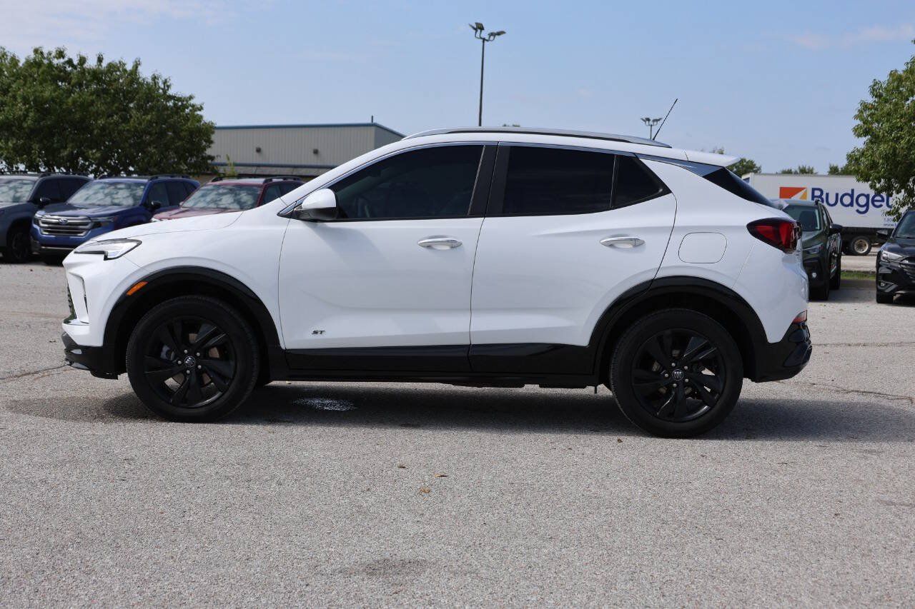 Used 2025 Buick Encore GX Sport Touring w/ Comfort Package AWD/4WD image 8