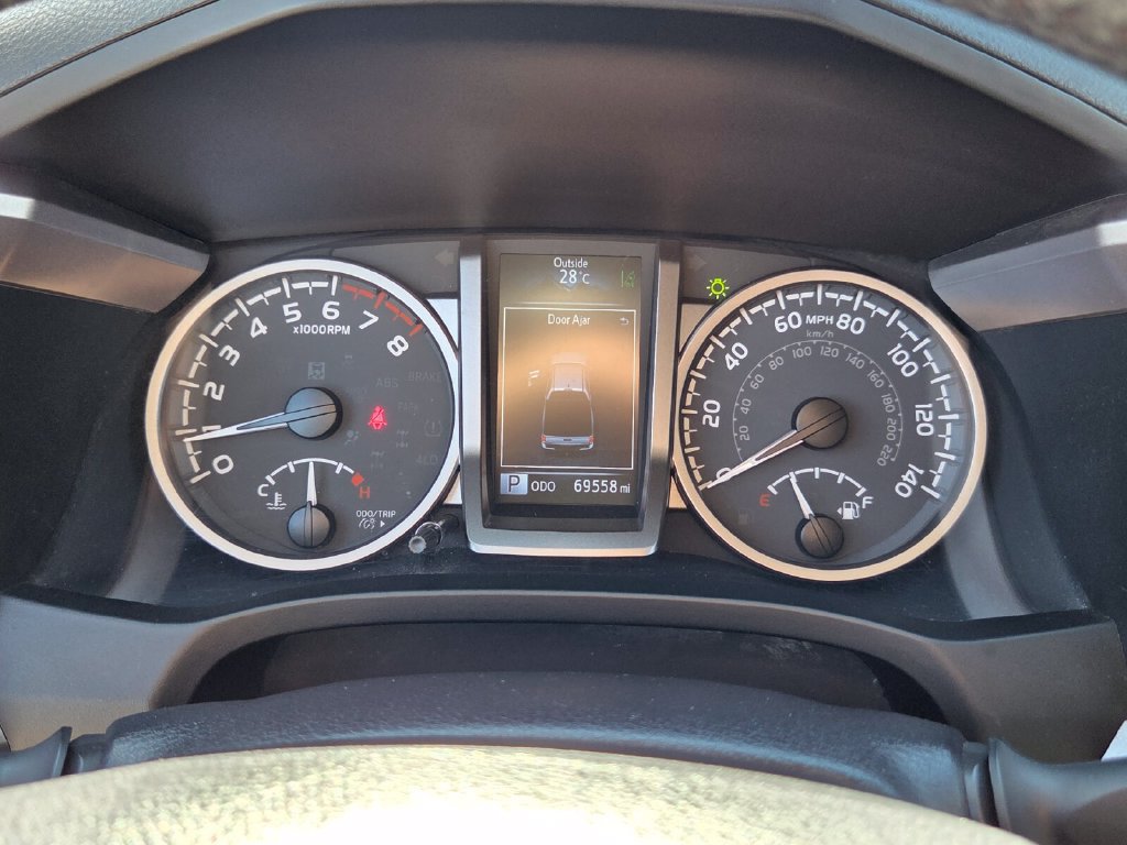 Used 2021 Toyota Tacoma SR5 RWD image 25