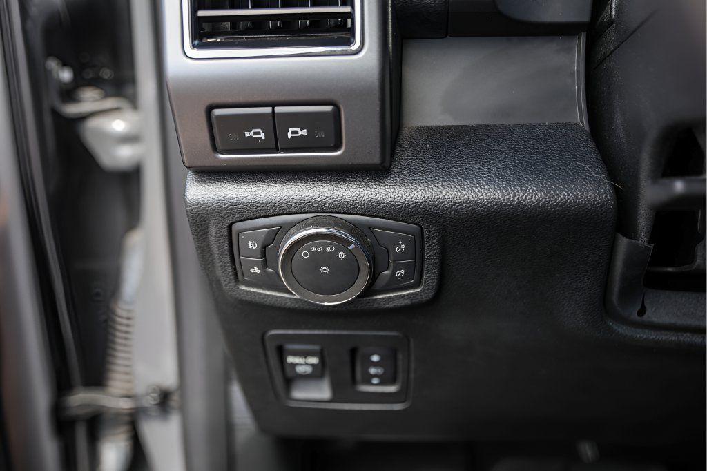 Used 2020 Ford F150 XLT w/ Equipment Group 302A Luxury RWD image 18