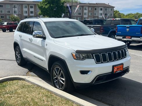Used 2018 Jeep Grand Cherokee Limited AWD/4WD image 6