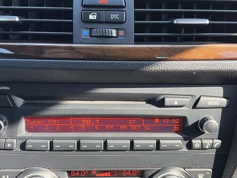 Used 2011 BMW 335i xDrive Sedan image 27