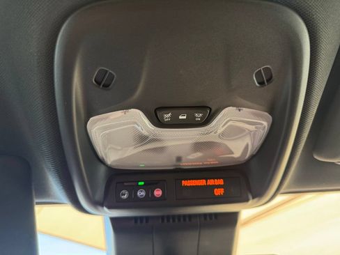 Used 2024 Chevrolet Colorado Trail Boss AWD/4WD image 30