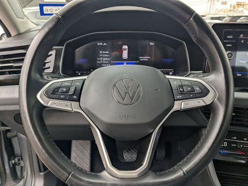 Used 2025 Volkswagen Jetta SE image 17