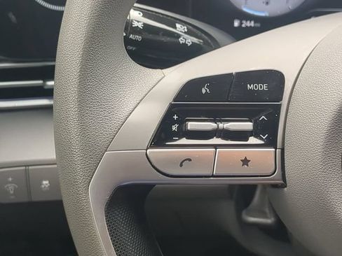 Used 2024 Hyundai Elantra SEL FWD image 26