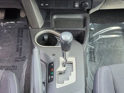 Used 2017 Toyota RAV4 XLE AWD/4WD image 29