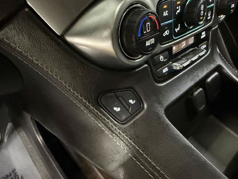Used 2020 Chevrolet Suburban LT AWD/4WD image 24