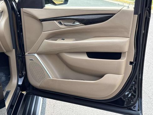 Used 2020 Cadillac Escalade Platinum AWD/4WD image 27