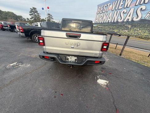 Used 2020 Jeep Gladiator Overland image 5