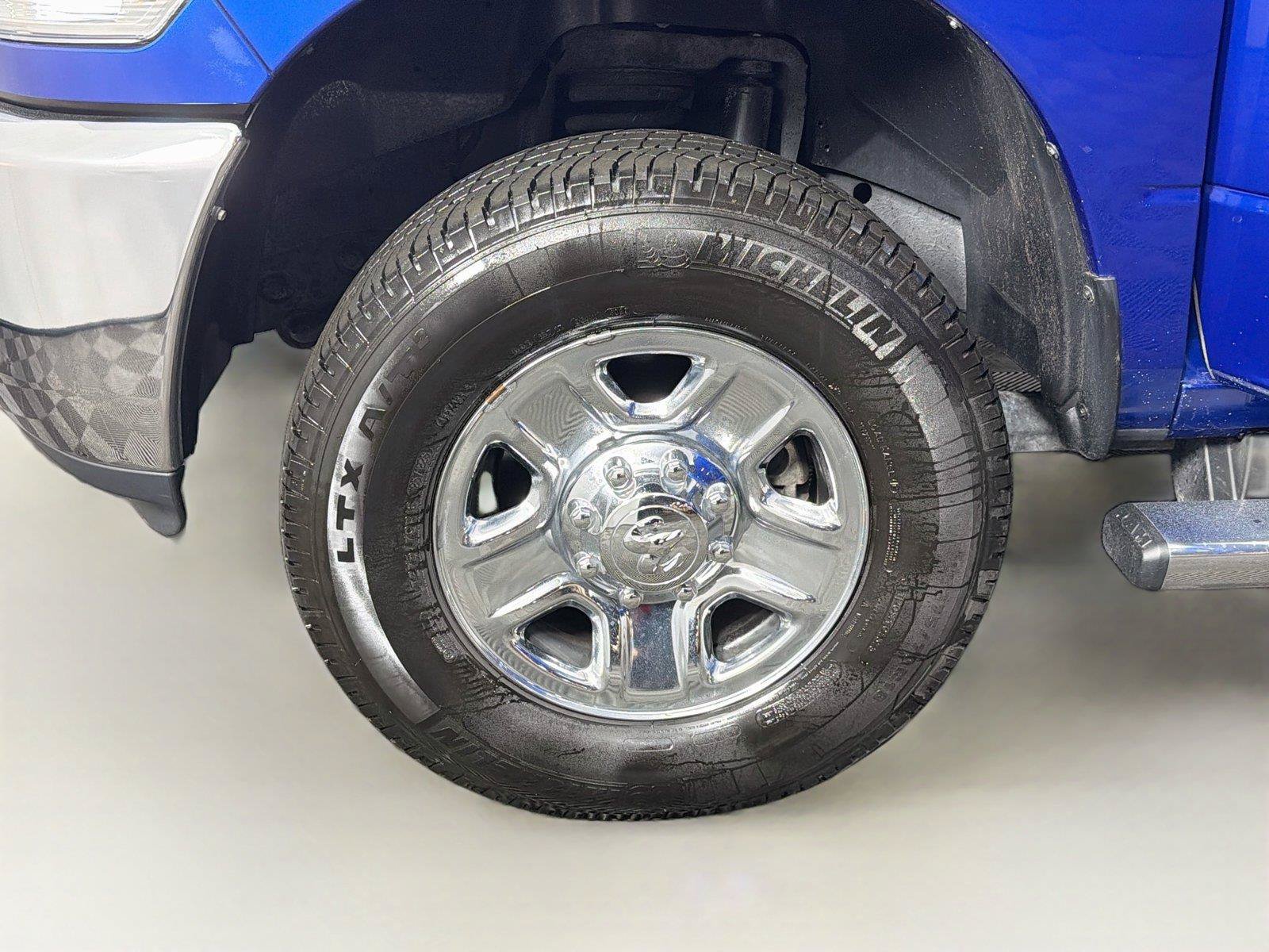 Used 2018 RAM 3500 Tradesman w/ Chrome Appearance Group AWD/4WD image 32