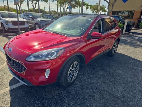 Used 2021 Ford Escape SEL w/ Technology Package FWD image 2