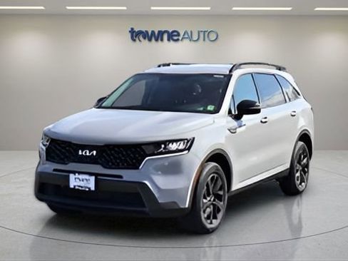 Used 2023 Kia Sorento S AWD/4WD image 3