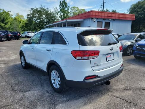 Used 2018 Kia Sorento FWD V6 image 3