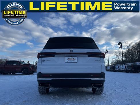 Used 2025 Buick Enclave Preferred image 9